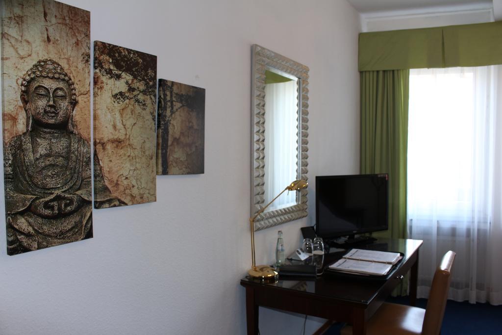 Hotel-Restaurant Heute Frechen Quarto foto