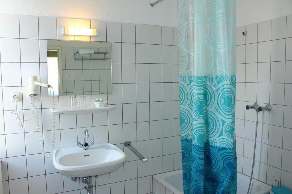 Hotel-Restaurant Heute Frechen Quarto foto